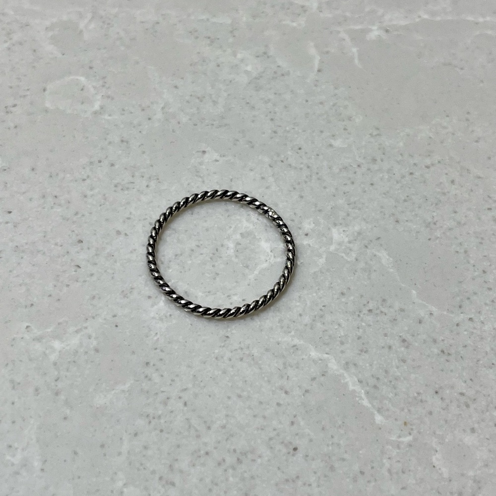 Thread Twisted Silver Ring - Picture 6 of 7